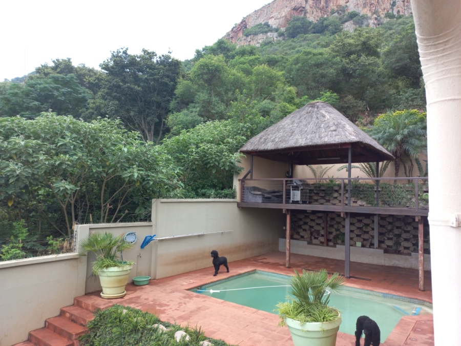 5 Bedroom Property for Sale in Kosmos North West